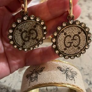 🆕🔥Beautiful Flower and crystal earrings with flare